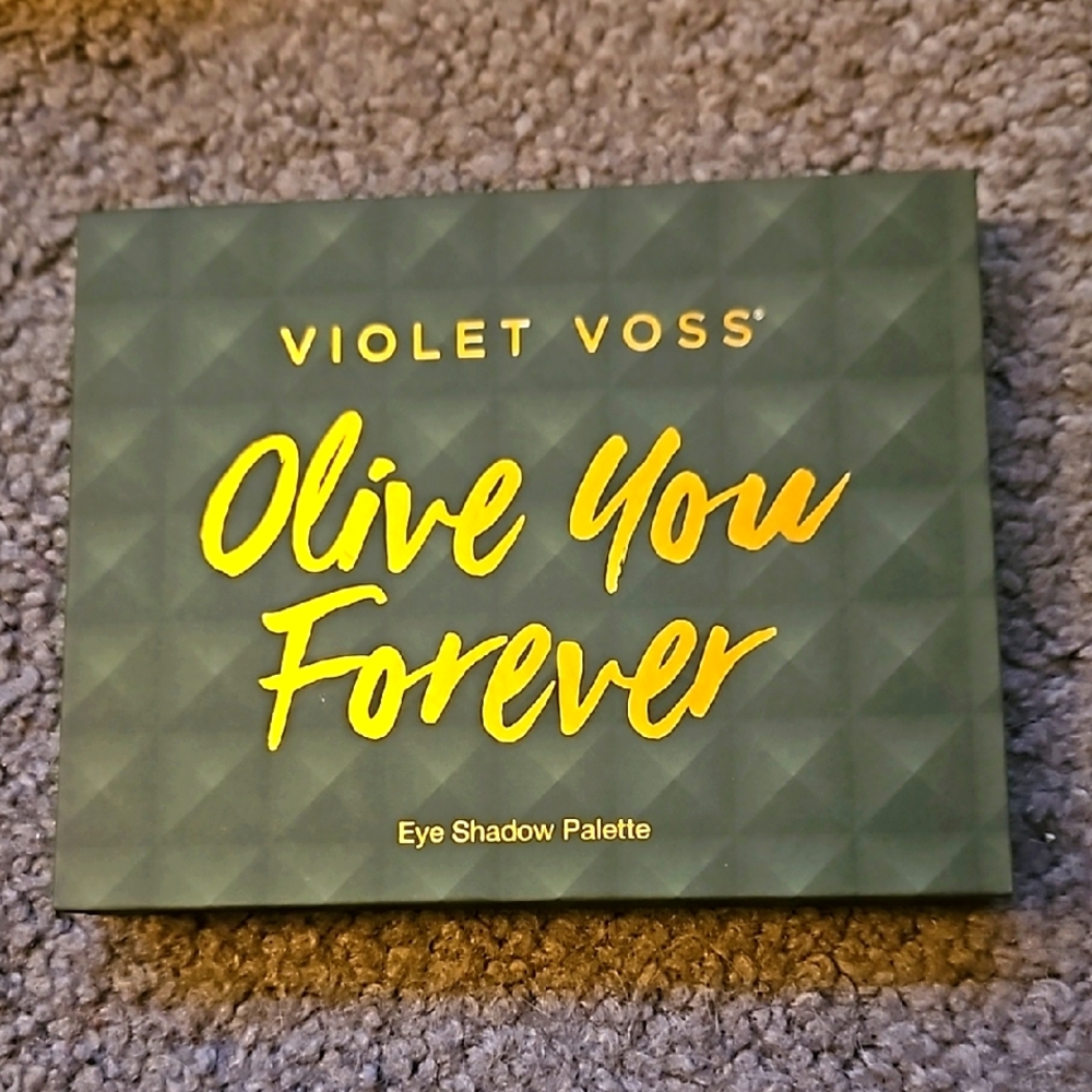 Violet Voss - Olive You Forever eyeshadow palette